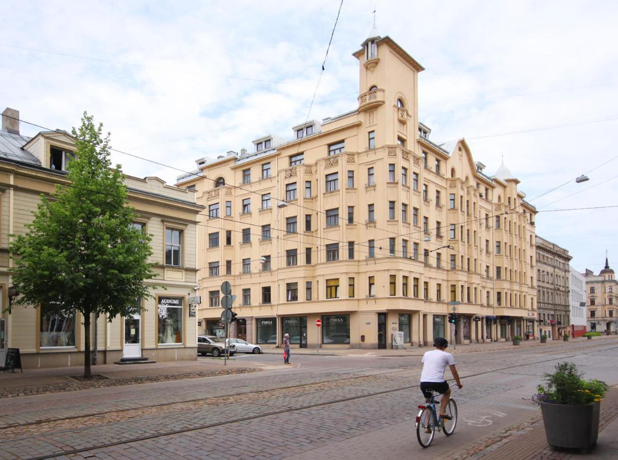 Quiet And Spacious Home In Historic Рига Экстерьер фото